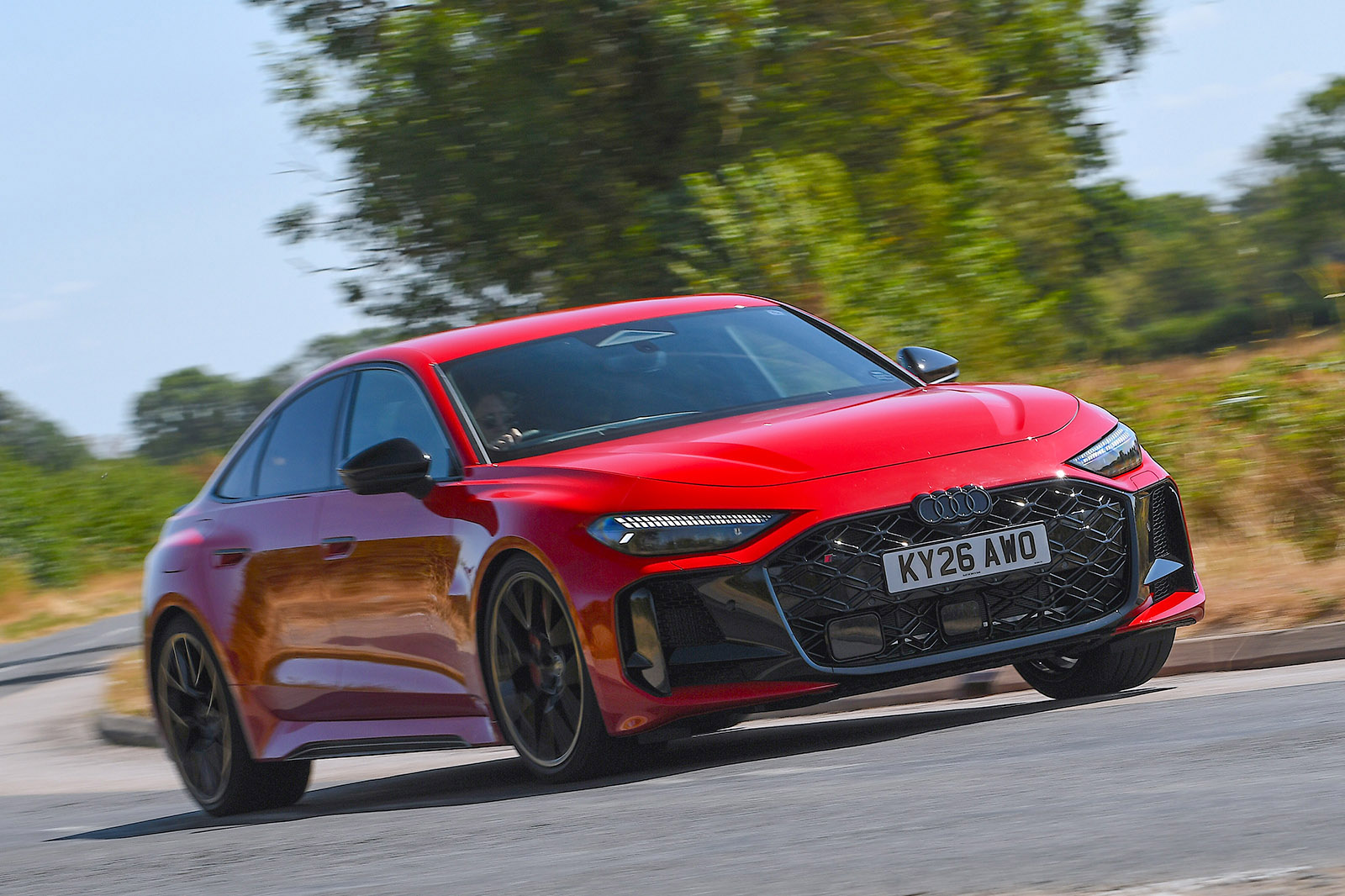 Audi RS5: Гібридний спорткар з вражаючими характеристиками